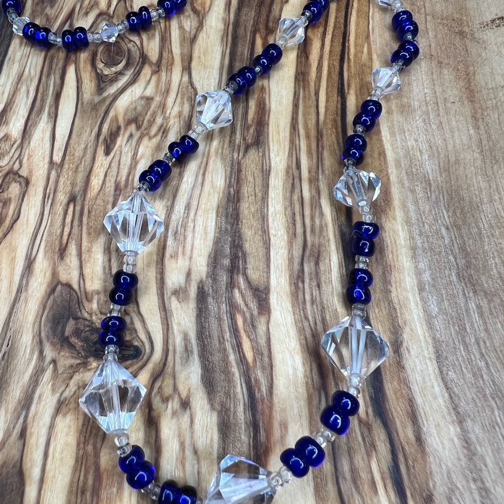 22 inch crystal and bead necklace